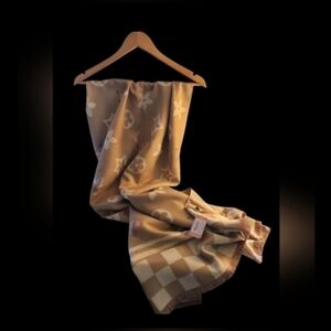 Stylish and Warm Tan and Cream Reversible Scarf